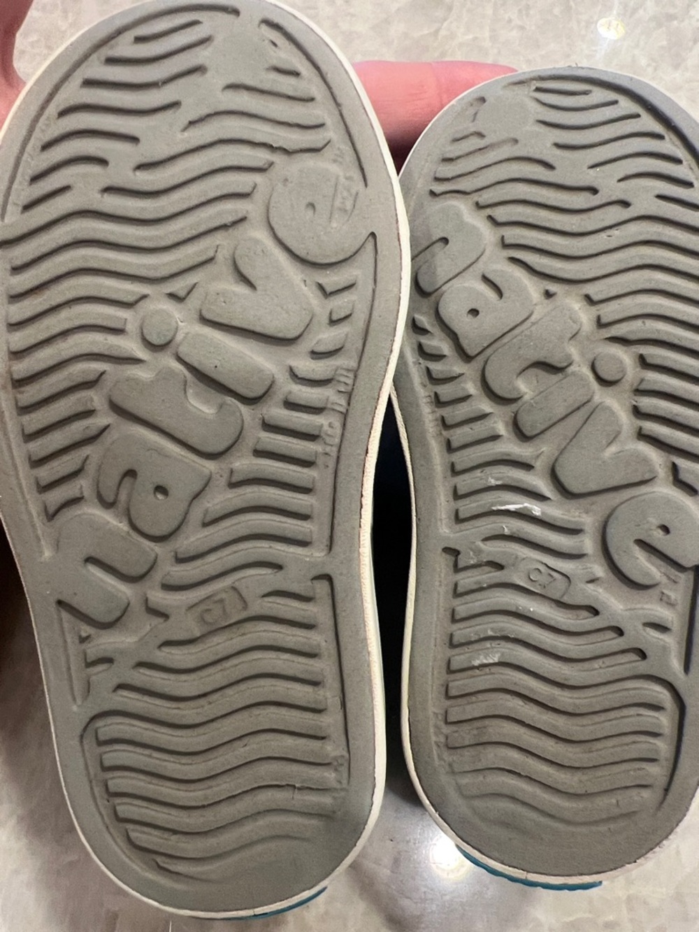 Native Kids Slip-On Water Shoes in Gray with Green Trim - Size 7 - Picture 6 of 6